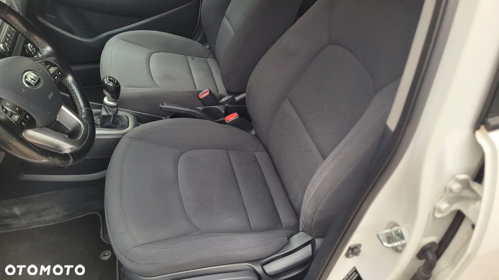 Kia Rio 1.4 Dream Team Edition - 17
