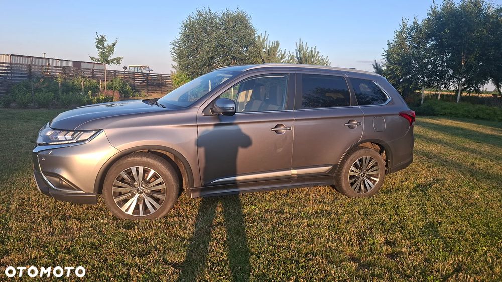 Mitsubishi Outlander 2.0 Intense 4WD CVT - 22