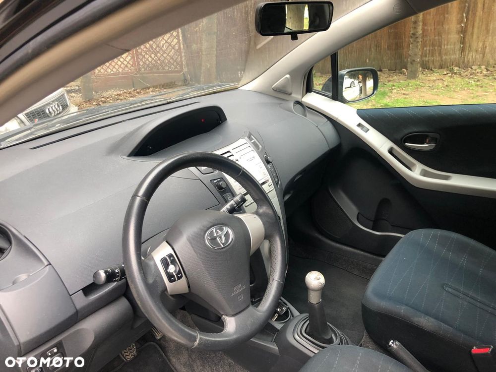 Toyota Yaris 1.3 VVT-i Luna - 5
