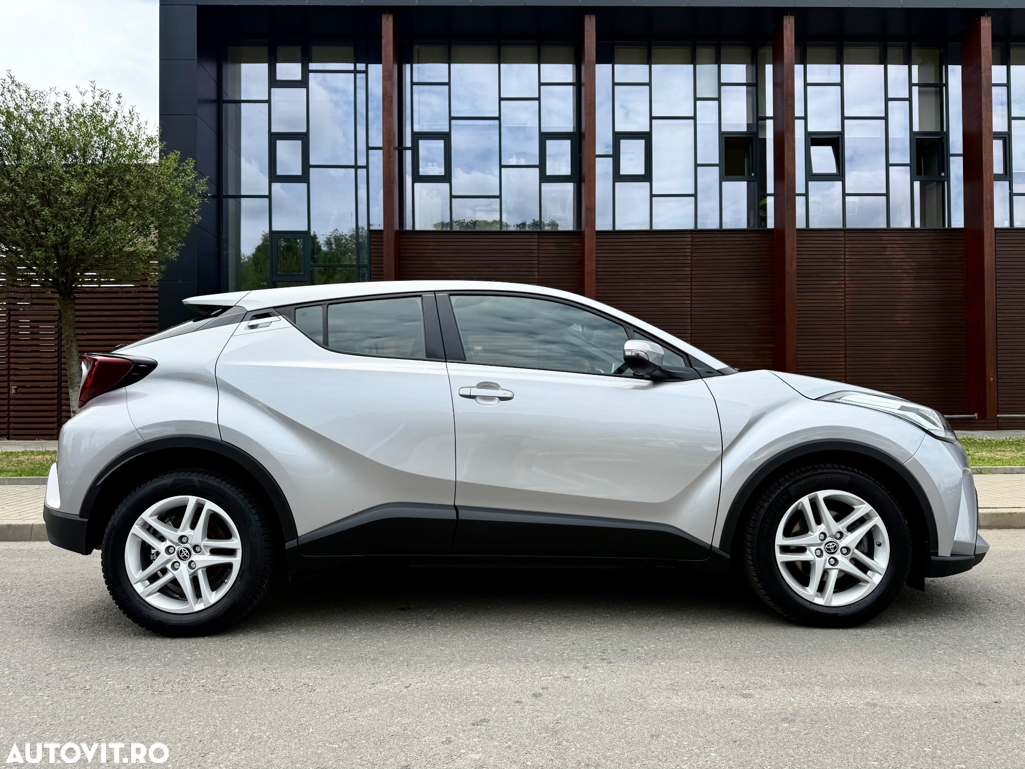 Toyota C-HR Hybrid Business-Edition - 9