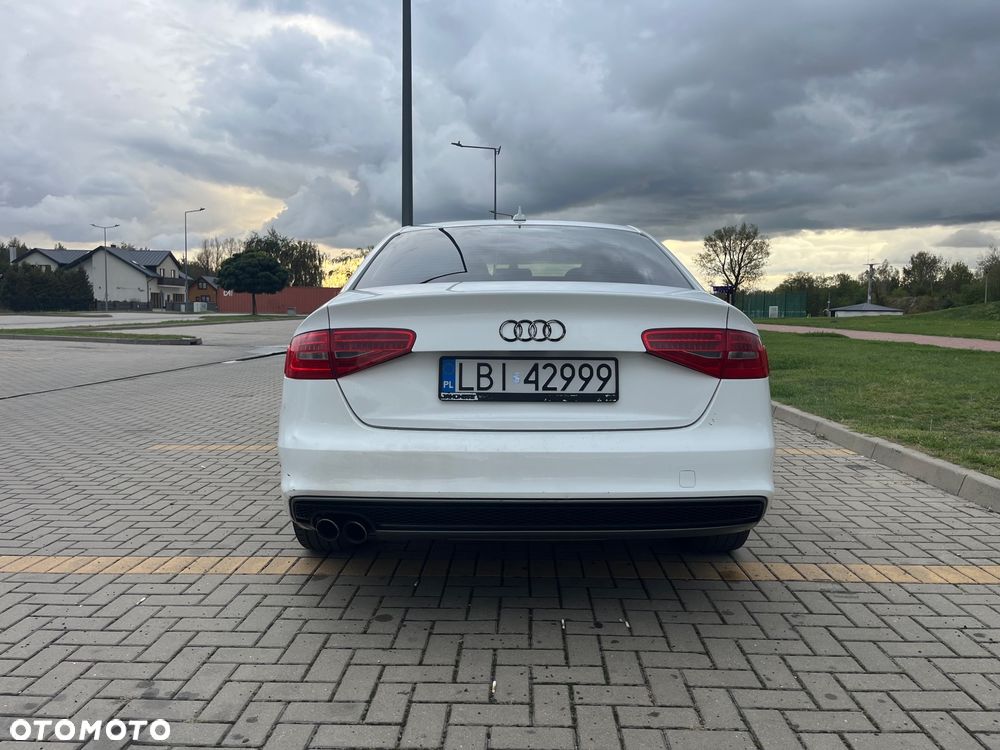Audi A4 2015 photo 2