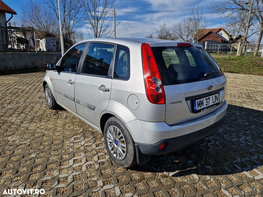 Ford Fiesta 1.25i Ambiente - 8