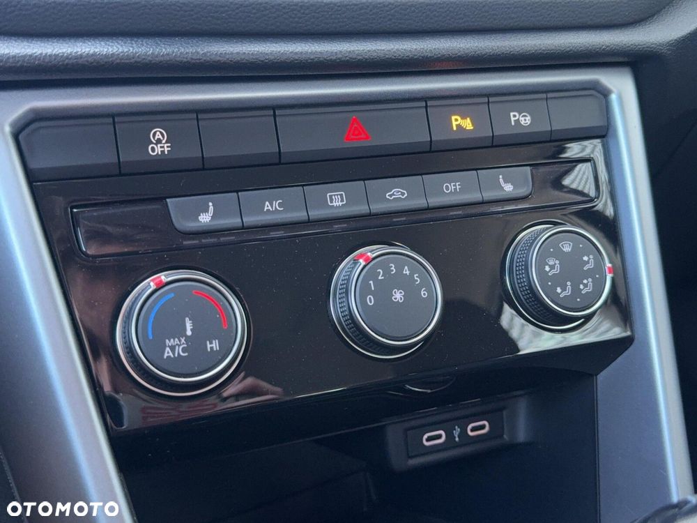 Volkswagen T-Roc - 25