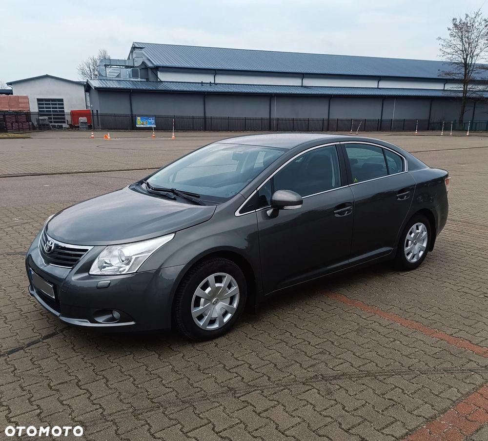 Toyota Avensis 1.6 Active - 4