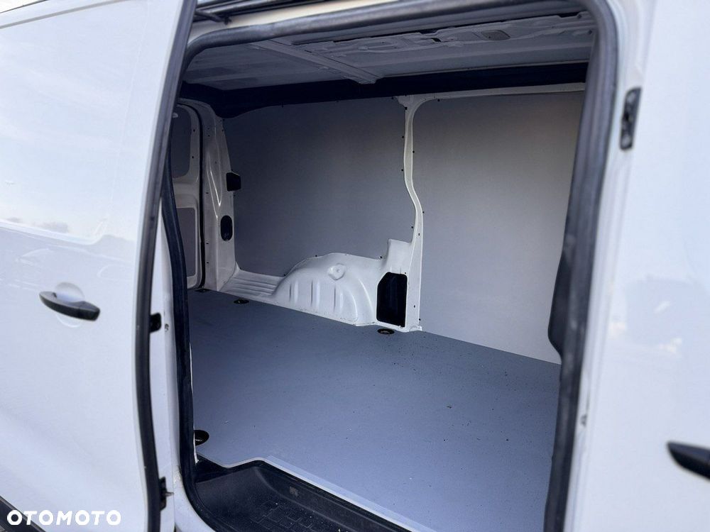 Opel Vivaro - 12