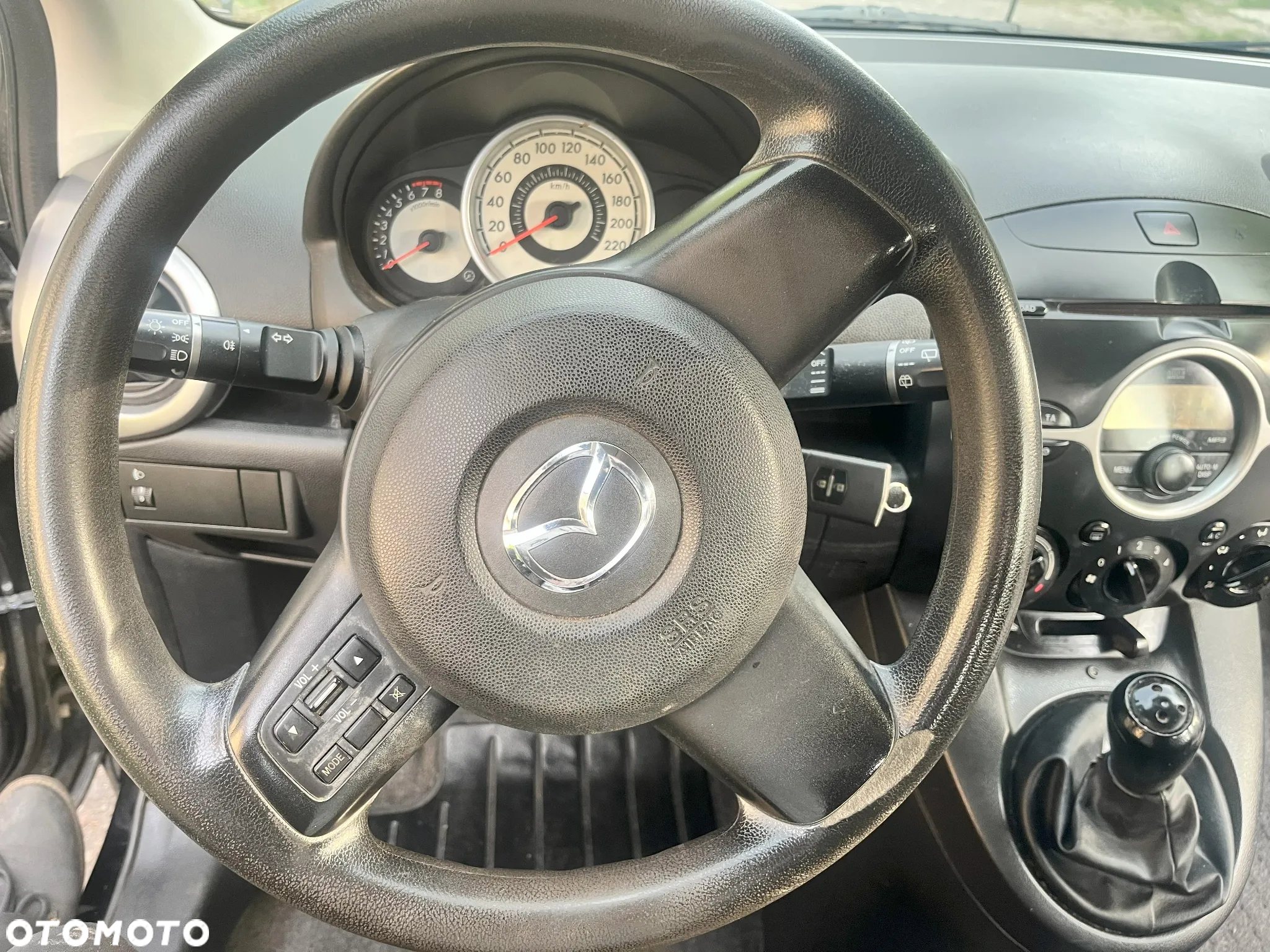 Mazda 2 - 5
