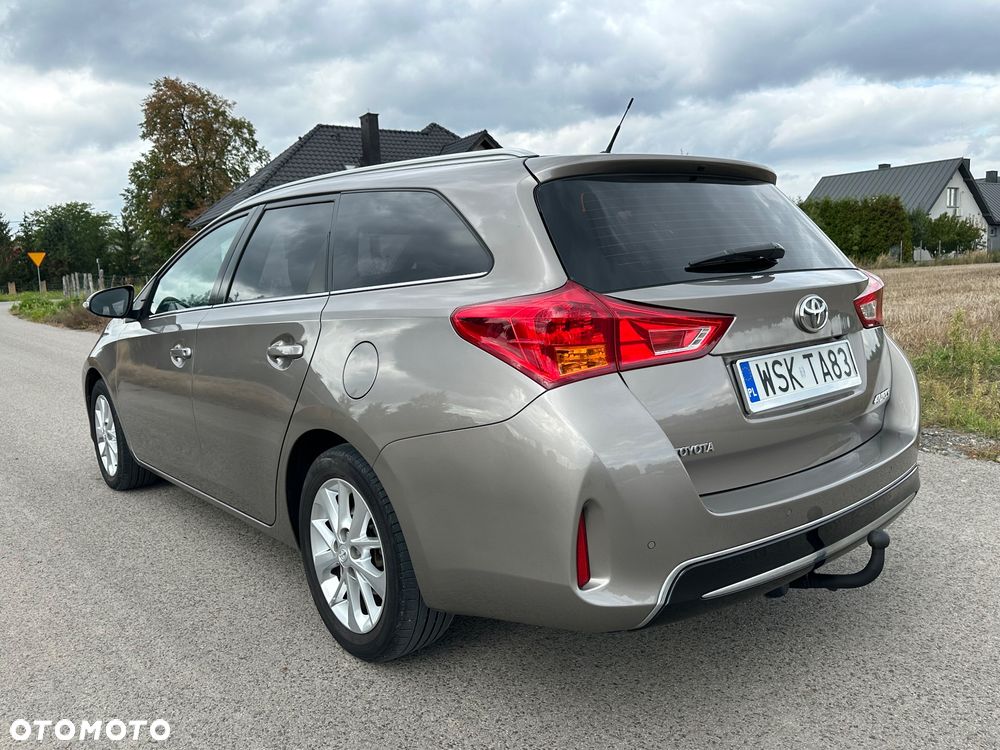 Toyota Auris 1.6 Premium - 7
