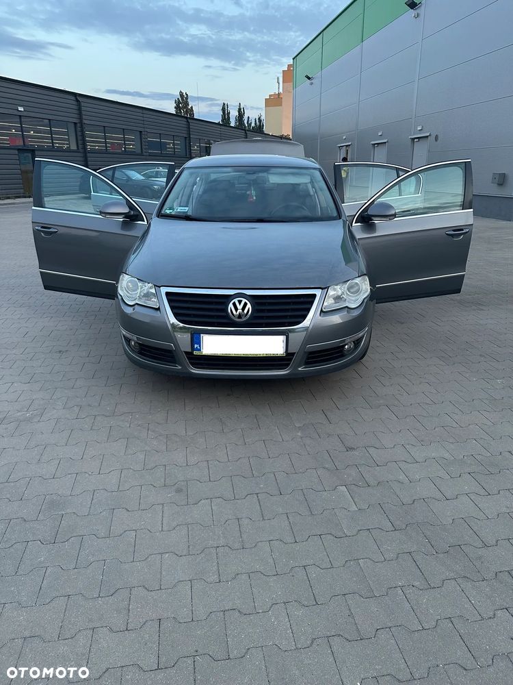 Volkswagen Passat - 13