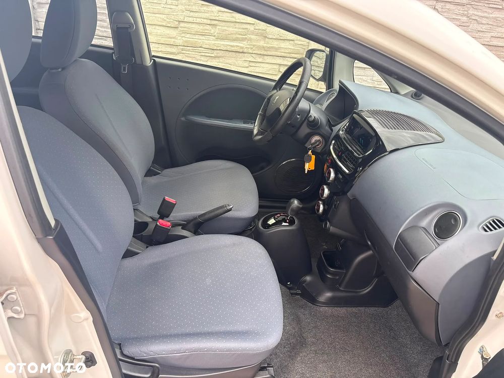 Peugeot iOn Active - 9