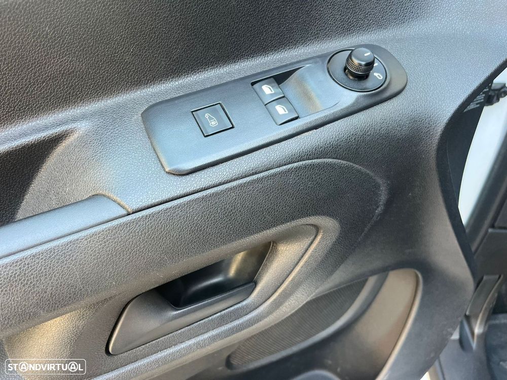 Opel Combo 1.5 102cv 3 LUGARES - LONGA - AC - IVA DEDUTÍVEL - 21