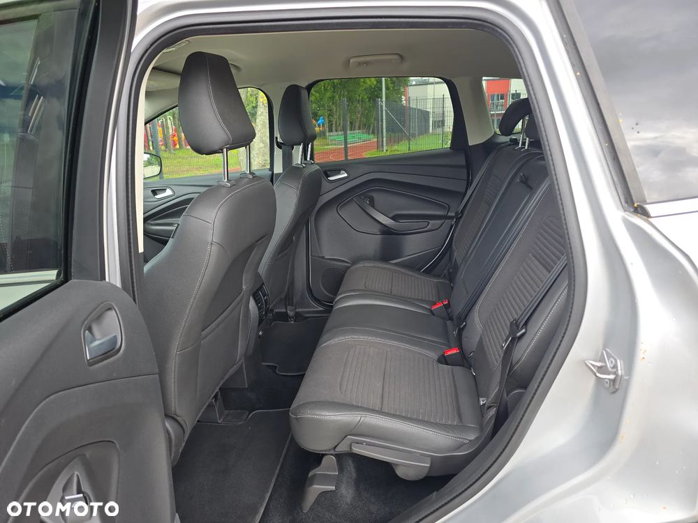 Ford Kuga 2.0 TDCi 4x2 Titanium - 12