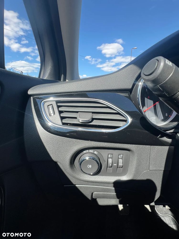 Opel Astra 1.2 Turbo Start/Stop Design&Tech - 19