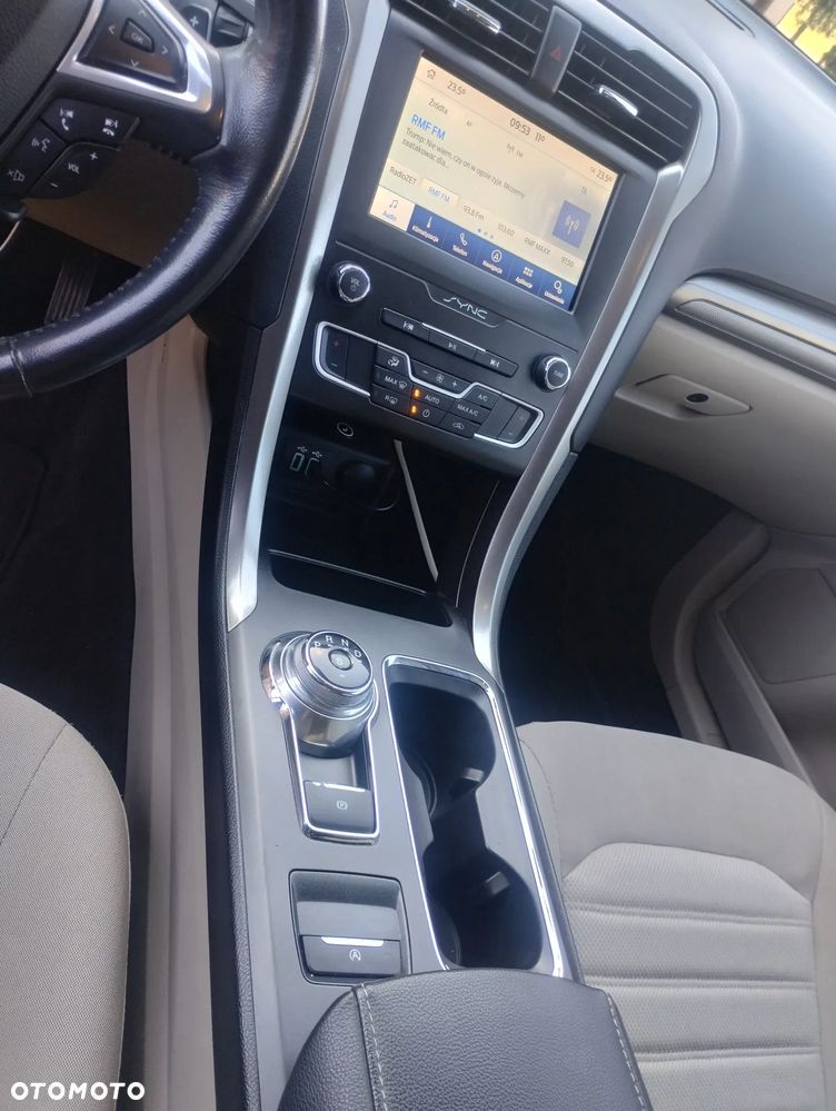 Ford Fusion - 13