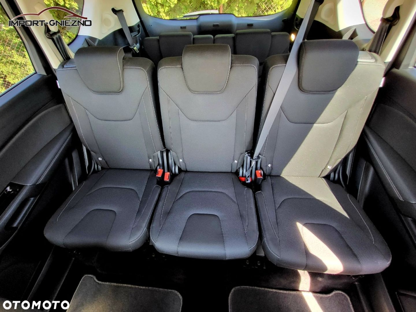 Ford S-Max - 10