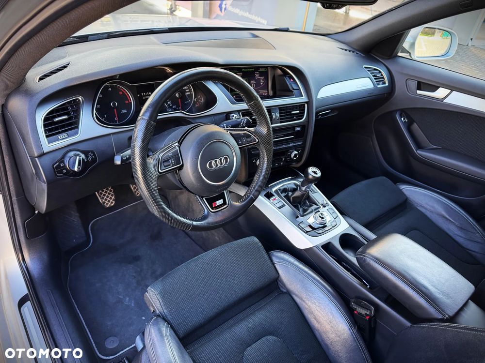 Audi A4 Avant 2.0 TDI DPF quattro S line Sportpaket - 13
