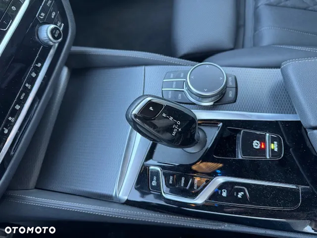 BMW Seria 5 530e xDrive M Sport sport - 12