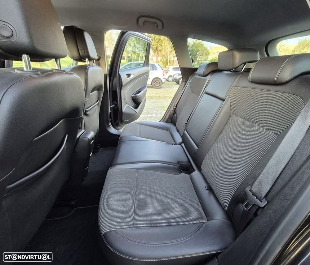 Opel Astra 1.9 CDTi Cosmo - 8