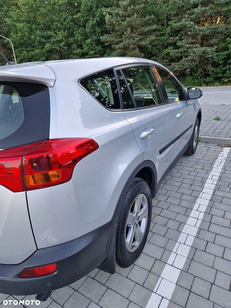 Toyota RAV4 2.0 D-4D Premium - 8