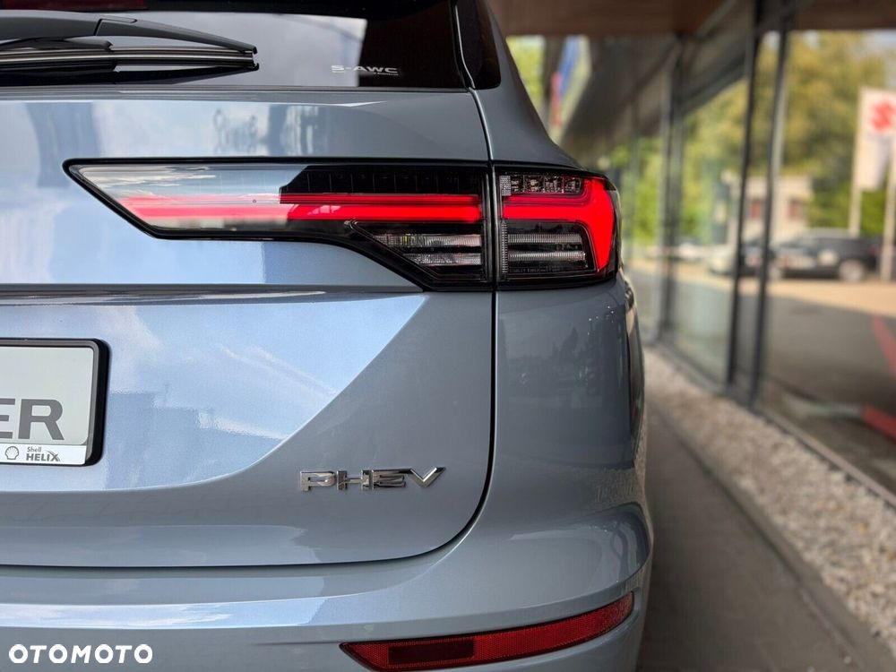 Mitsubishi Outlander - 11