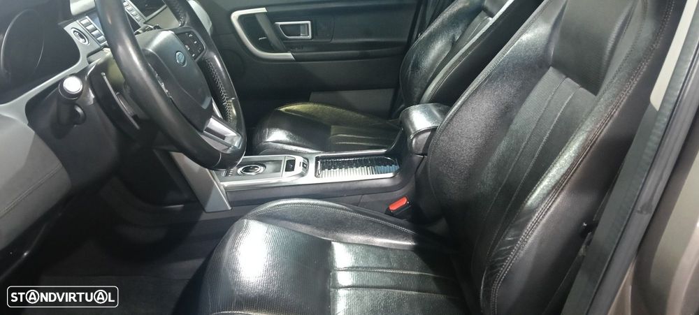 Land Rover Discovery Sport 2.0 D AWD R-Dynamic S - 10