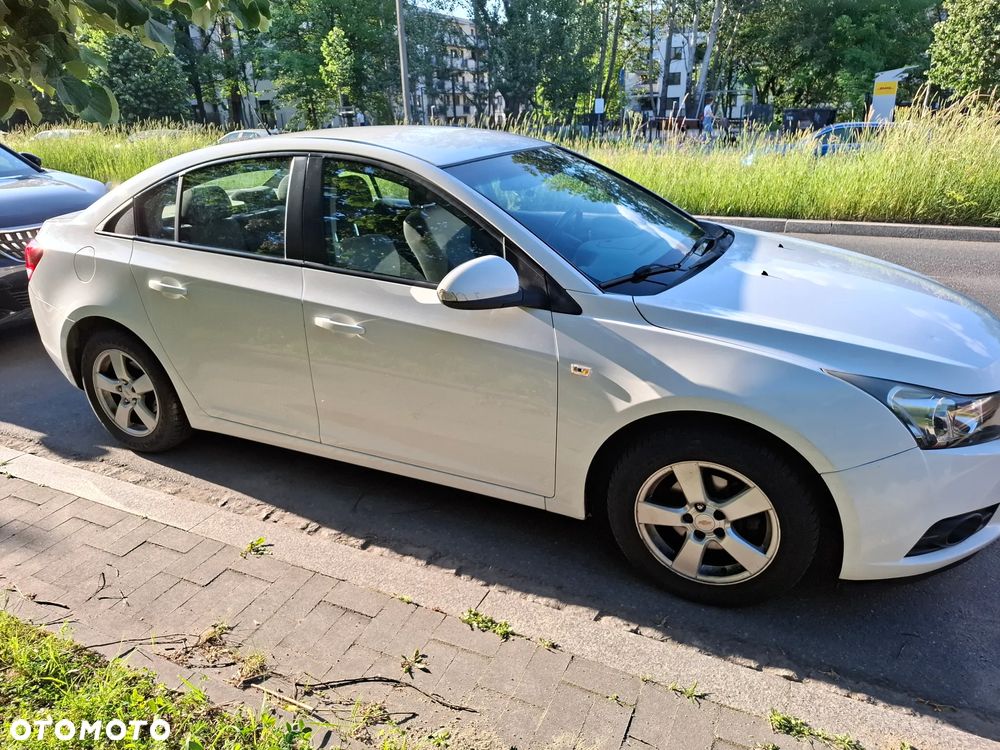 Chevrolet Cruze 1.6 LS - 2