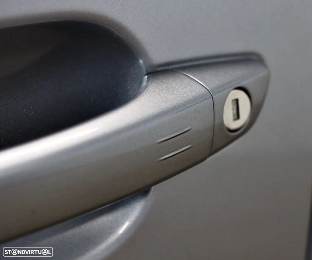 Peugeot 2008 PureTech 155 EAT8 GT - 5