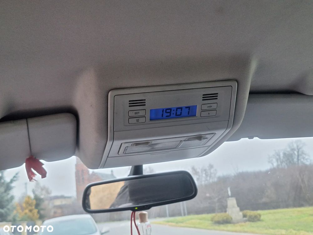 Volkswagen Sharan - 23