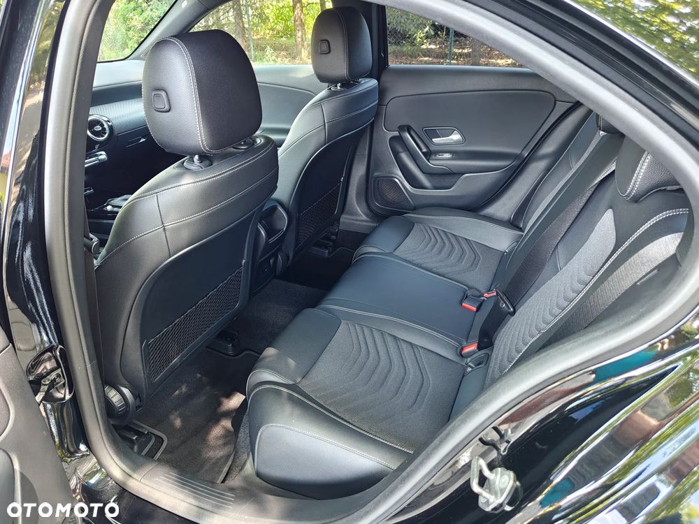 Mercedes-Benz Klasa A 180 Style 7G-DCT - 17