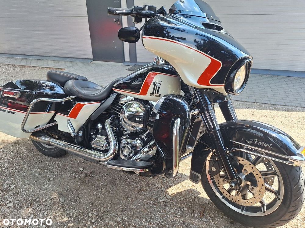 Harley-Davidson Touring Street Glide - 1