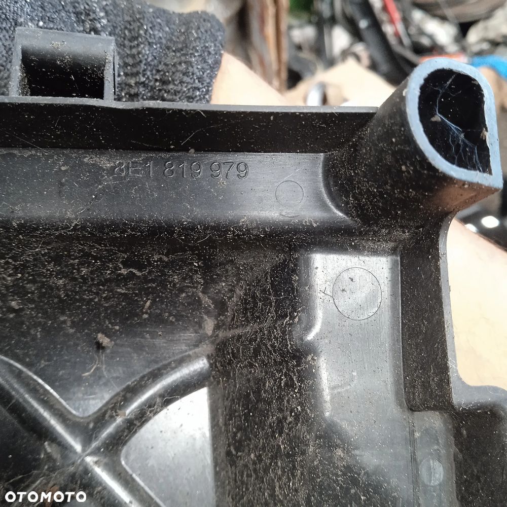 Obudowa filtra A4 B6 8E1819979 - 2