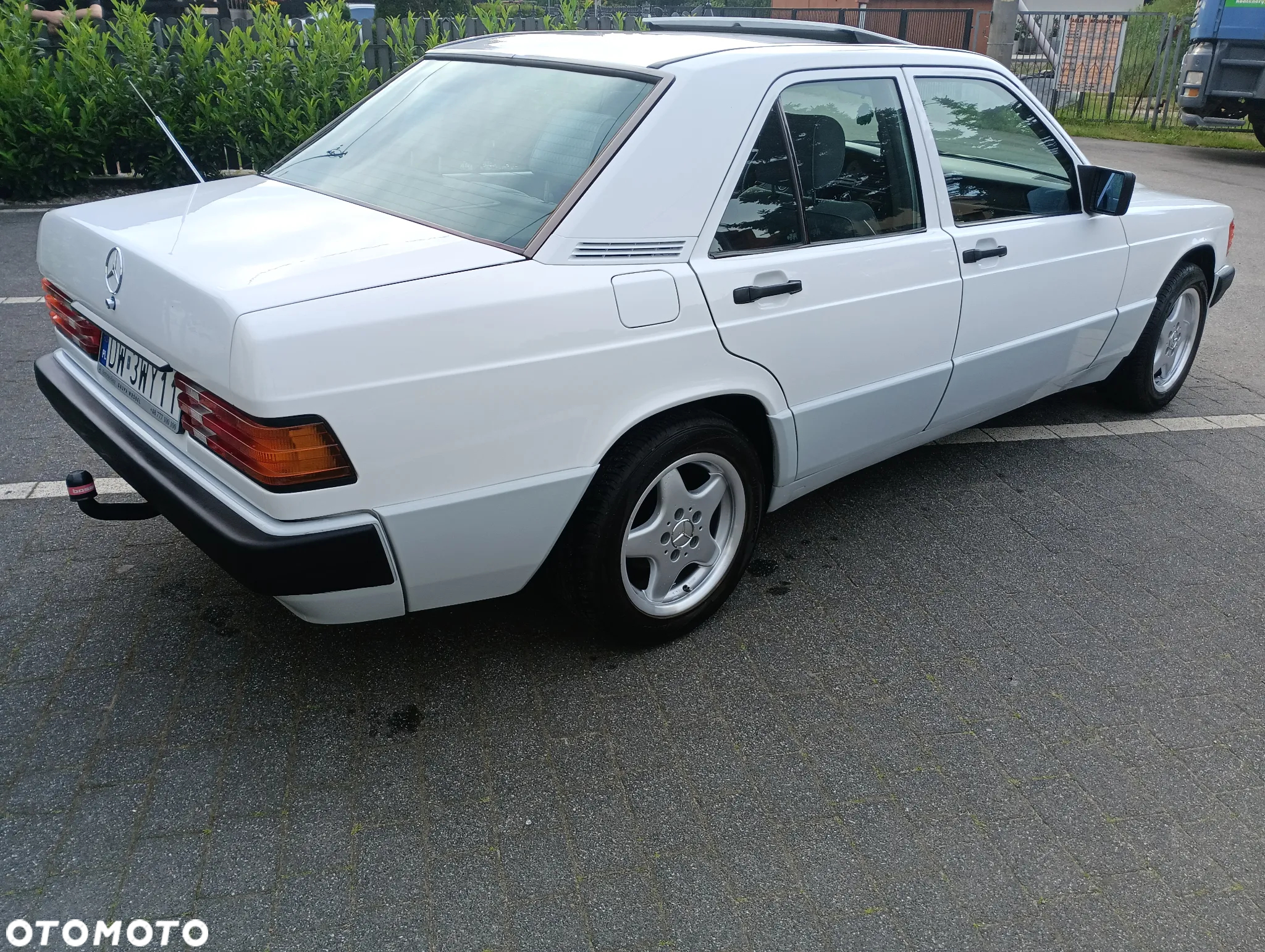 Mercedes-Benz W201 (190) - 3