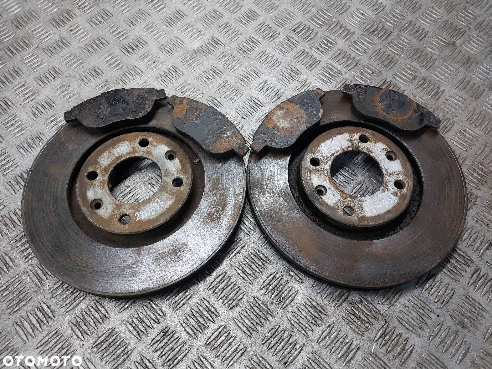 TARCZE HAMULCOWE PRZÓD + KLOCKI CITROEN C4 I 1.6 THP - 1