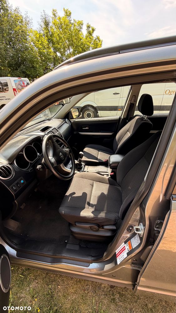 Suzuki Grand Vitara 2.0 - 13