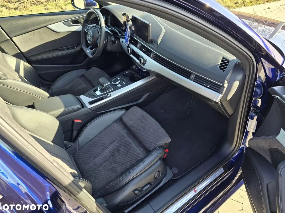 Audi A4 Limousine - 12