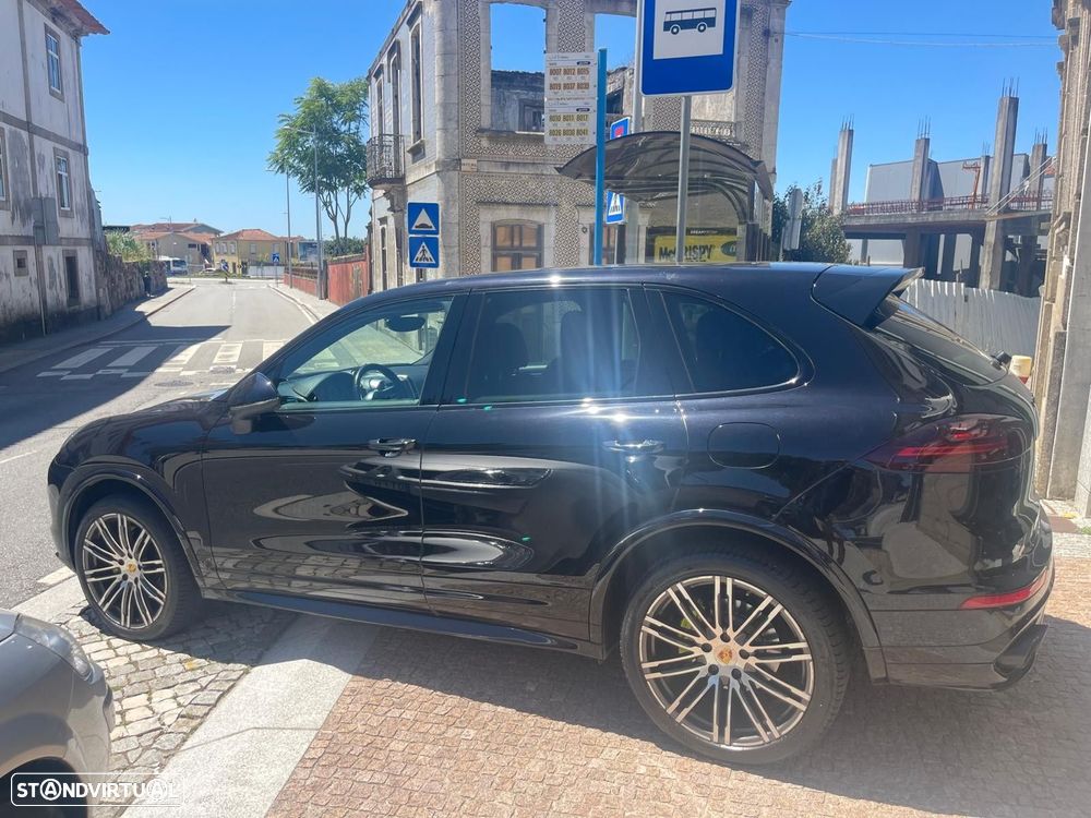 Porsche Cayenne S E-Hybrid - 10