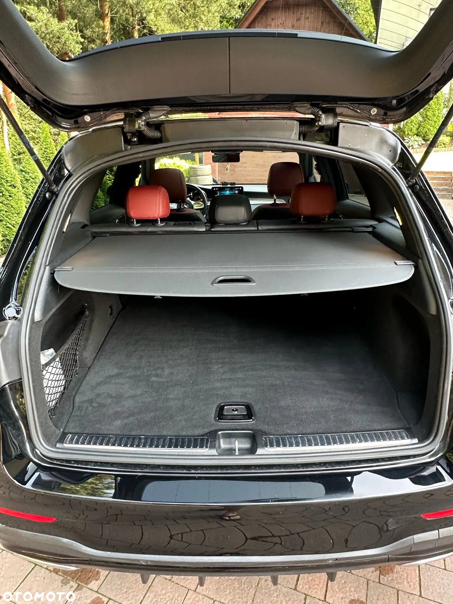 Mercedes-Benz GLC 300 4Matic 9G-TRONIC AMG Line - 11