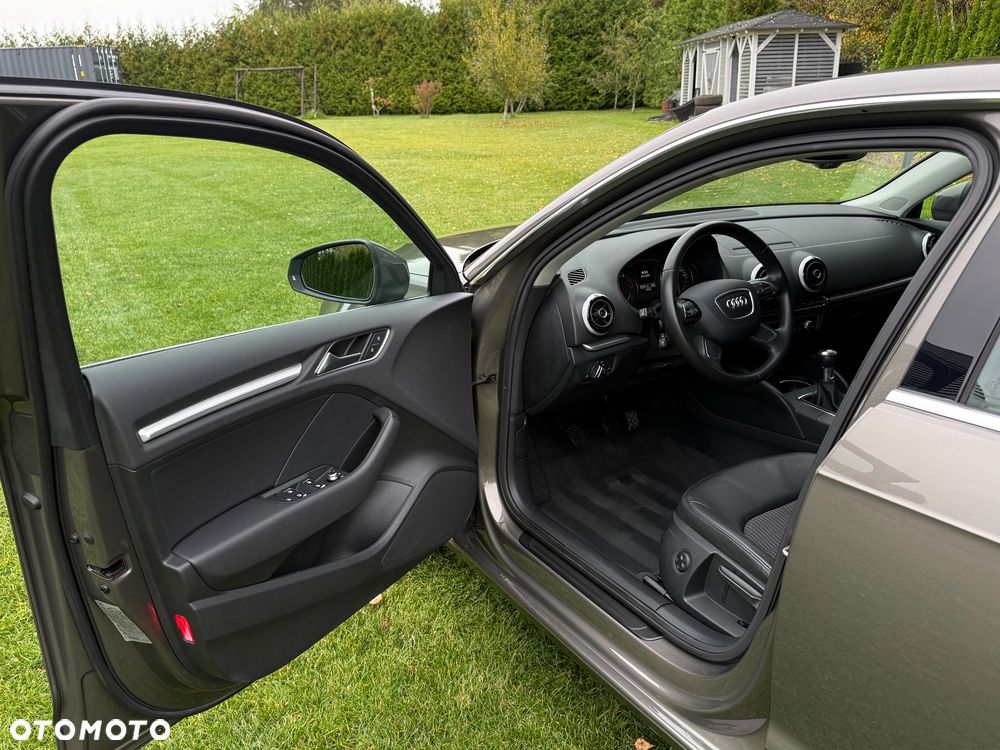 Audi A3 Sportback 1.4 TFSI Ambiente - 17