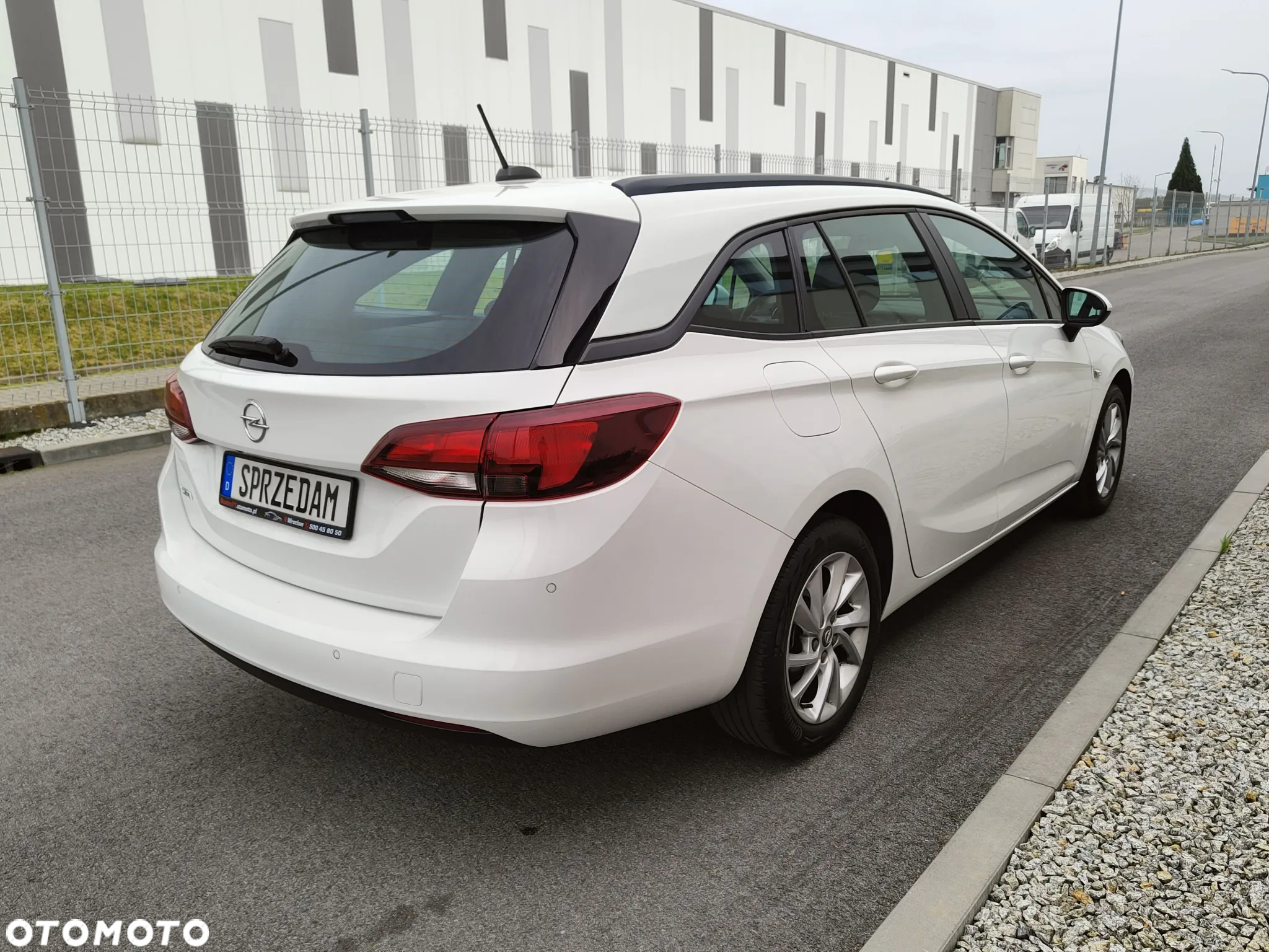 Opel Astra 1.4 Turbo Start/Stop Sports Tourer St Business Edition - 4