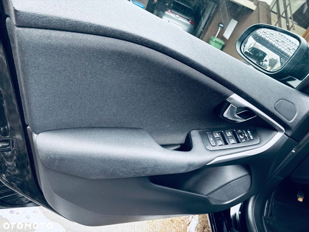 Volvo V40 D2 Momentum - 10