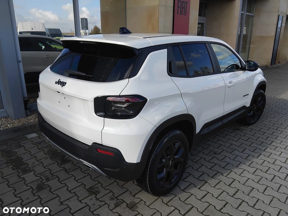 Jeep Avenger 1.2 T3 mHEV Black Edition FWD eDCT6 - 4