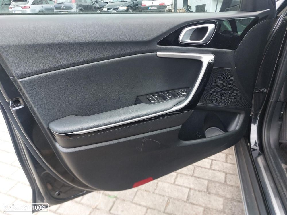 Kia XCeed 1.6 GDi PHEV Drive - 16