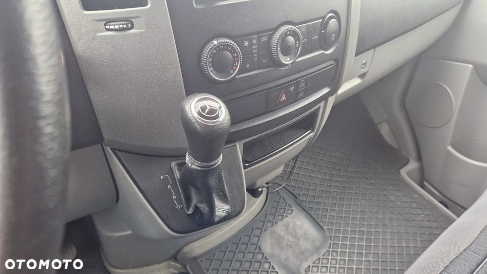 Mercedes-Benz SPRINTER - 16