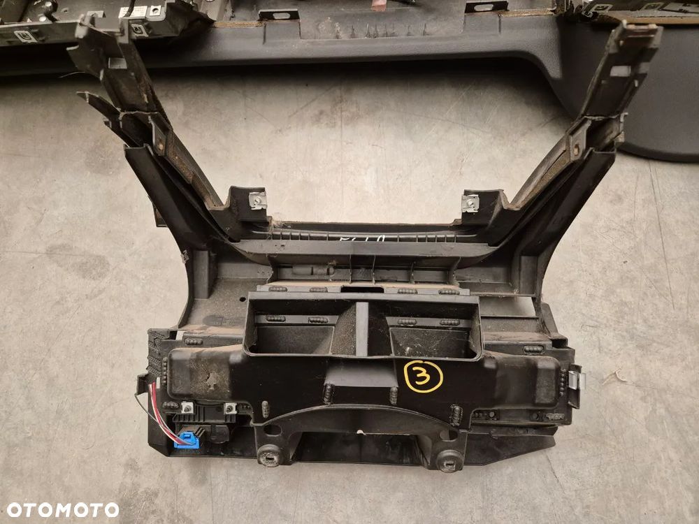 AUDI DESKI ROZDZIELCZE PANEL ŚRODKOWY - 12