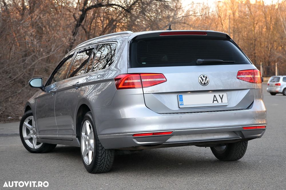 Volkswagen Passat 2.0 TDI DSG Highline - 13
