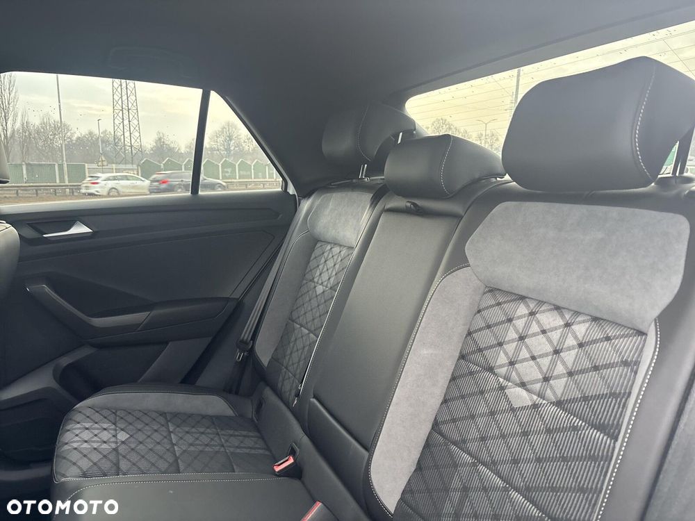 Volkswagen T-Roc 1.5 TSI R-Line DSG - 17