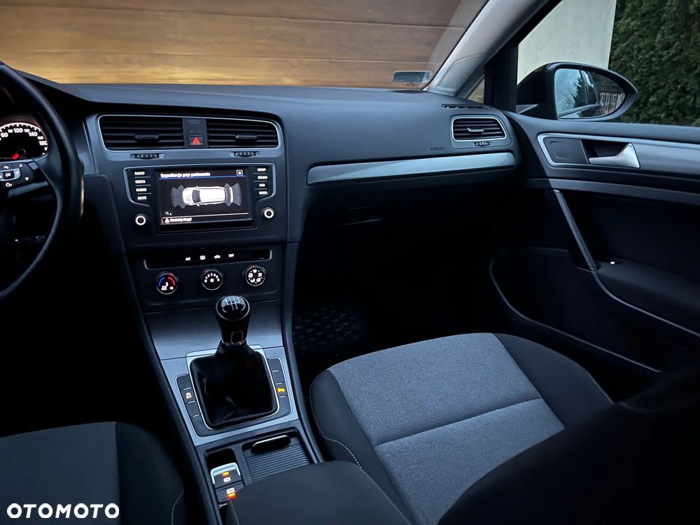 Volkswagen Golf 1.6 TDI BlueMotion Trendline - 16