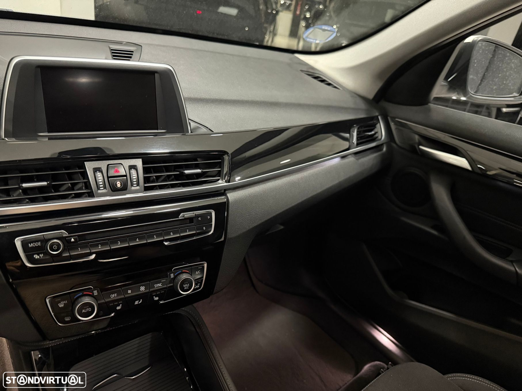 BMW X1 18 d sDrive Line Sport - 26