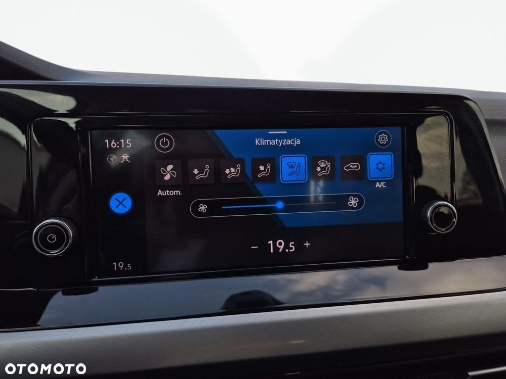 Volkswagen Golf - 22