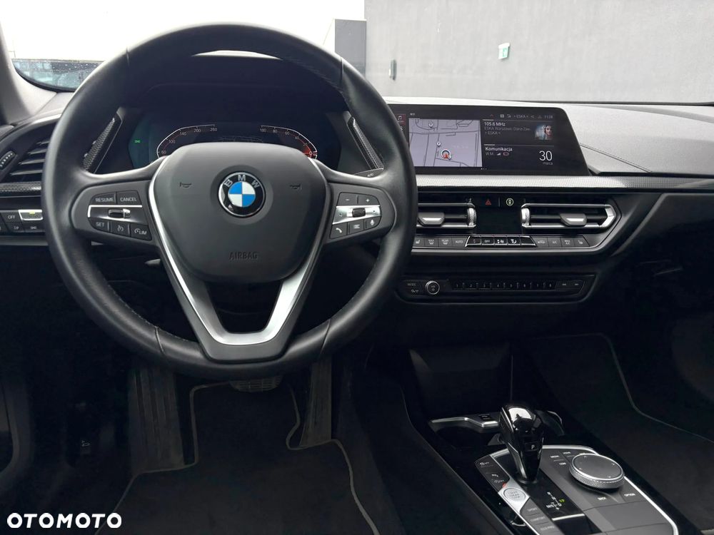 BMW Seria 3 318i M Sport - 16
