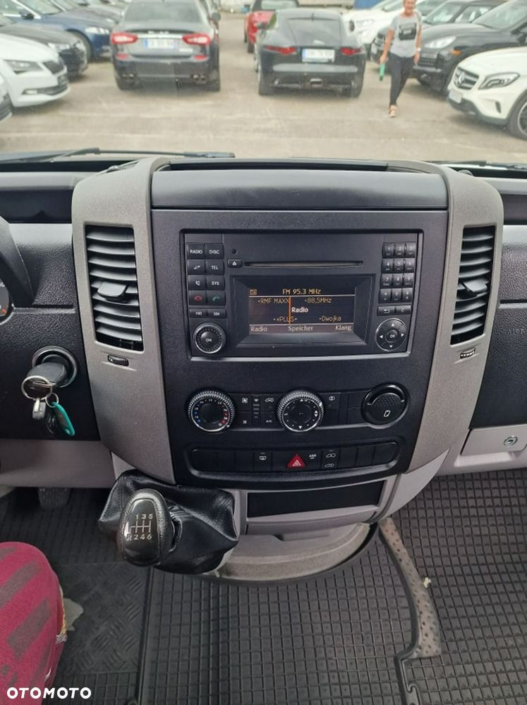 Mercedes-Benz Sprinter - 10